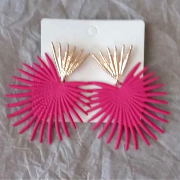 Zara “Radiance” Hot Pink Heart Crown Sunburst Beam Ray Regal Royal Gold Earrings - Picture 14 of 16
